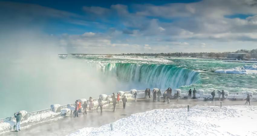 What Are the Best Activities at Niagara Falls in Winter?
