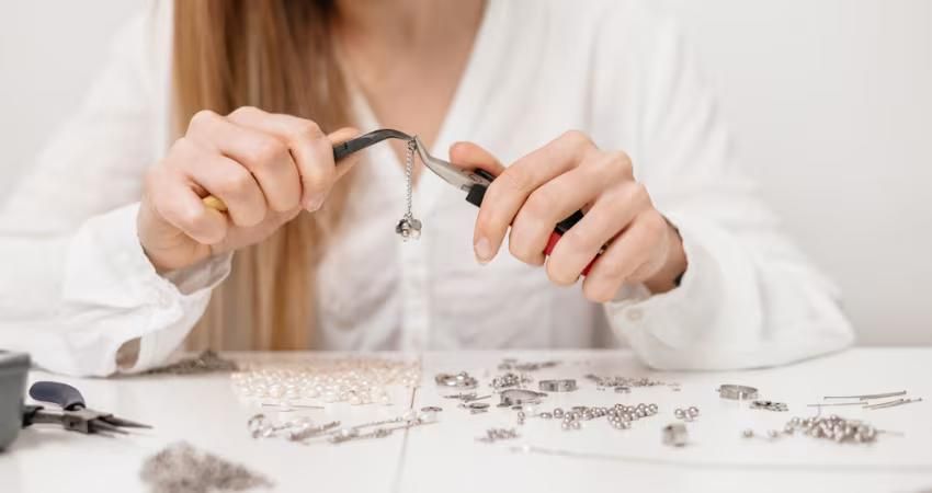 Handmade Jewelry Workshops Perfect for Beginners